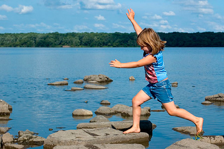 05Jumping Girl